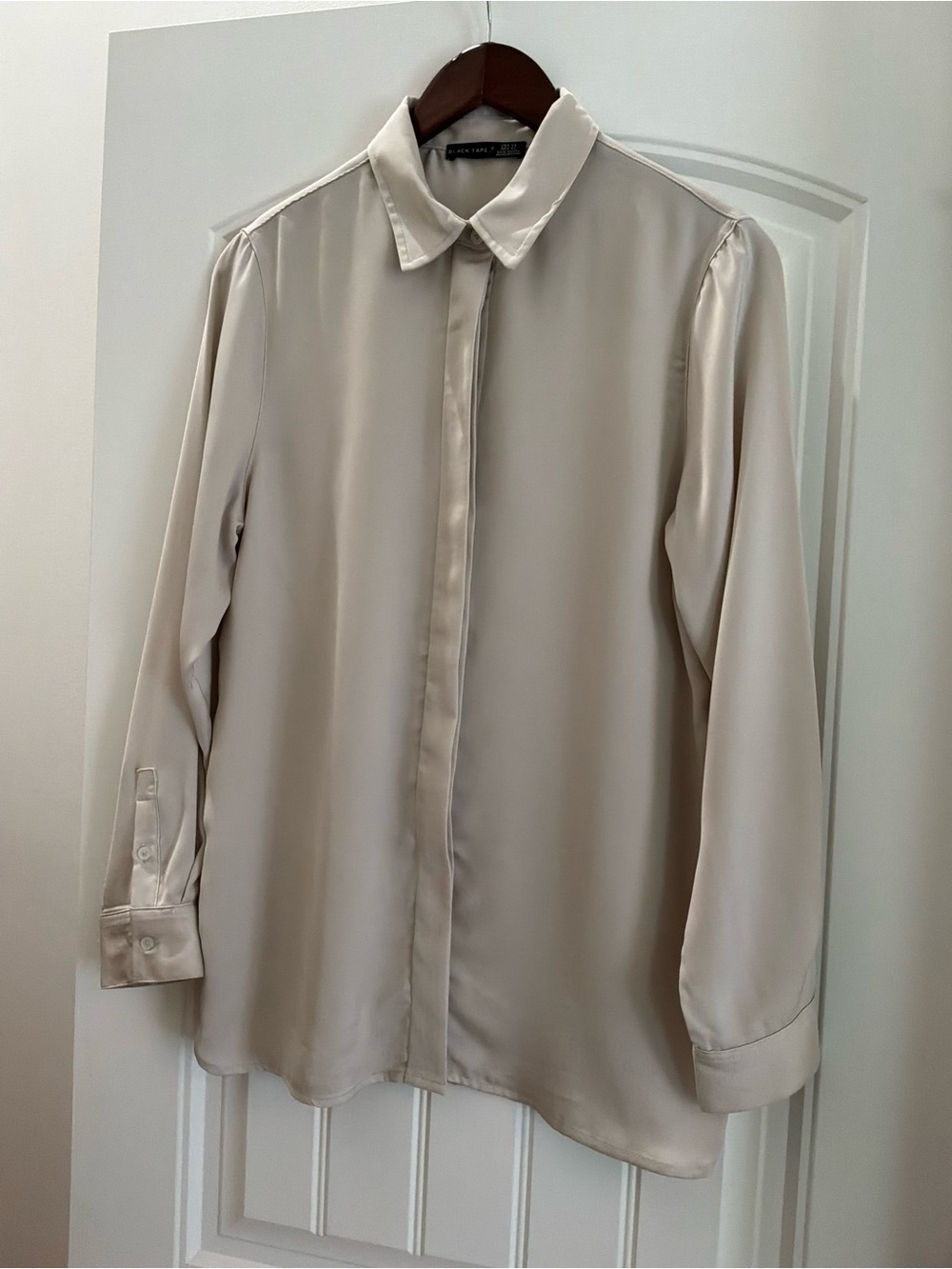 Black Tape Hidden-Placket Long Sleeve Dress Shirt, Size XS